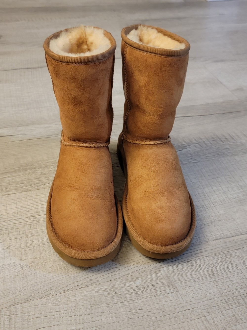 UGG Women's Classic Short Plush Lined Boots - Chestnut